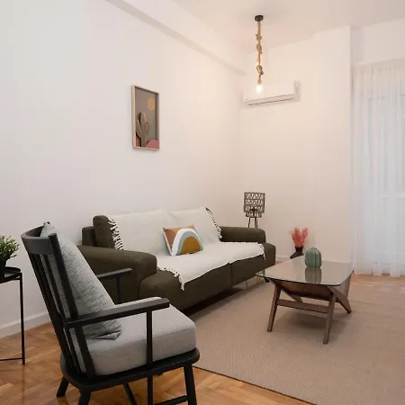 Liv - Comfortable & Stylish Escape In Pagrati Apartment
