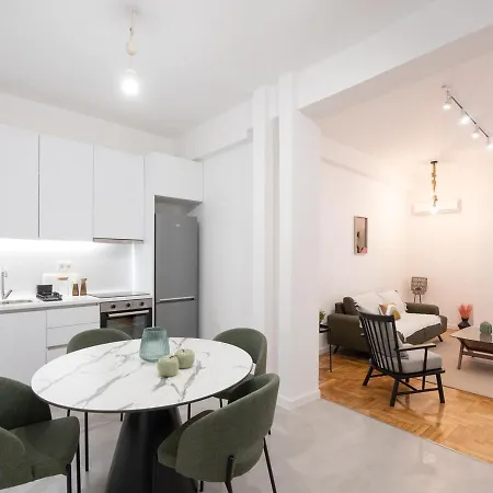 Liv - Comfortable & Stylish Escape In Pagrati